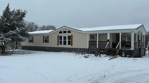 A home in Wolfe City