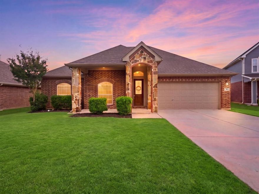 Welcome to this beautifully maintained 4-bedroom, 2-bath home in a prime Burleson location! Nestled in a quiet cul-de-sac, this property is perfect for families seeking comfort, convenience, and a sense of community. The home features brand-new carpet, a roof replaced in 2025, a newly installed back fence, and fresh interior paint completed just last year, giving it a clean, move-in-ready feel.
With a spacious layout and inviting atmosphere, this home offers the ideal setting for both everyday living and entertaining. Enjoy the peace and privacy of cul-de-sac living while still being close to local schools, shopping, and dining. Don’t miss this opportunity to own a well-updated home in a highly desirable area ready for its next family to make lasting memories