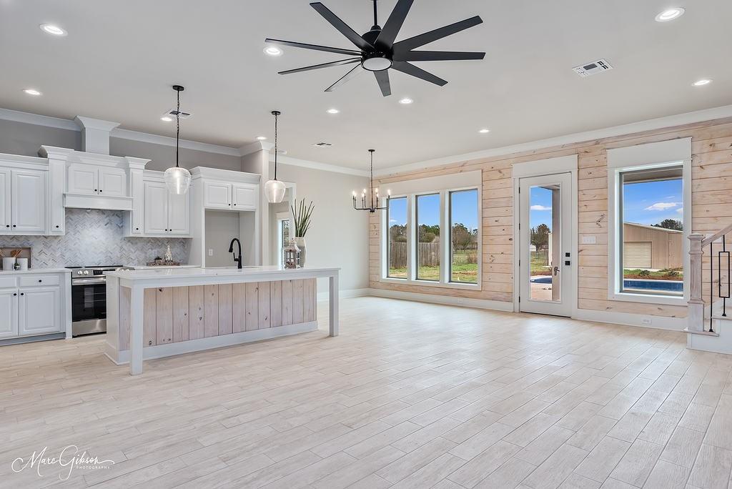 Benton, Louisiana 71006, United States, 5 Bedrooms Bedrooms, ,3 BathroomsBathrooms,Residential,Active,86473