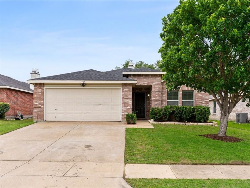 Charming 3 bedroom, 2 bath home with just over 1,600 sq ft, built in 2003 and featuring a brand new roof! The open floor plan is filled with natural light from large windows, with luxury vinyl plank flooring in the living and dining areas and a cozy wood burning fireplace.
The primary suite includes dual sinks, a stand up shower, walk in closet and a separate soaking tub. Two additional spacious bedrooms offer flexibility for guests, family, or a home office.
Enjoy the spacious 29x8 back patio, perfect for relaxing or entertaining. Additional features include a sprinkler system and a two car garage.
Conveniently located near Alliance Town Center with easy access to I-35. Zoned to Keller ISD and within walking distance to Friendship Elementary. No HOA!