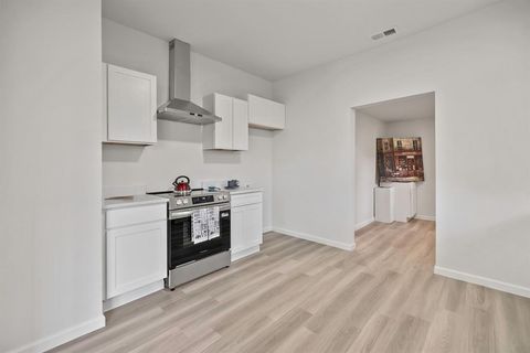 Tiny photo for 311 S Waverly Drive, Dallas, TX 75208 (MLS # 21201208)