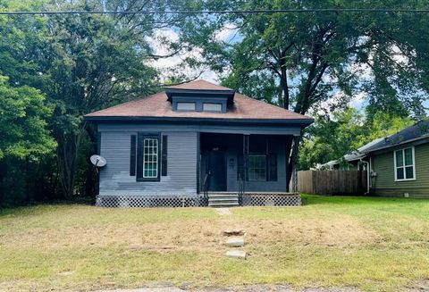 1037 Cedar Street Paris TX 75460