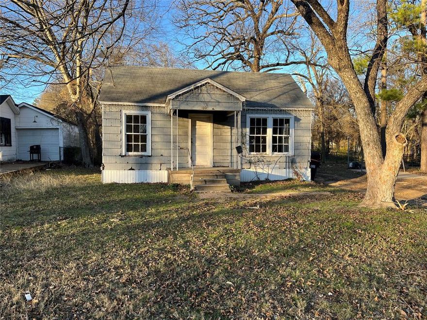 2 bedroom 1 bath with central heat and air on double lot available. Property has been consistently income producing for 5 years.