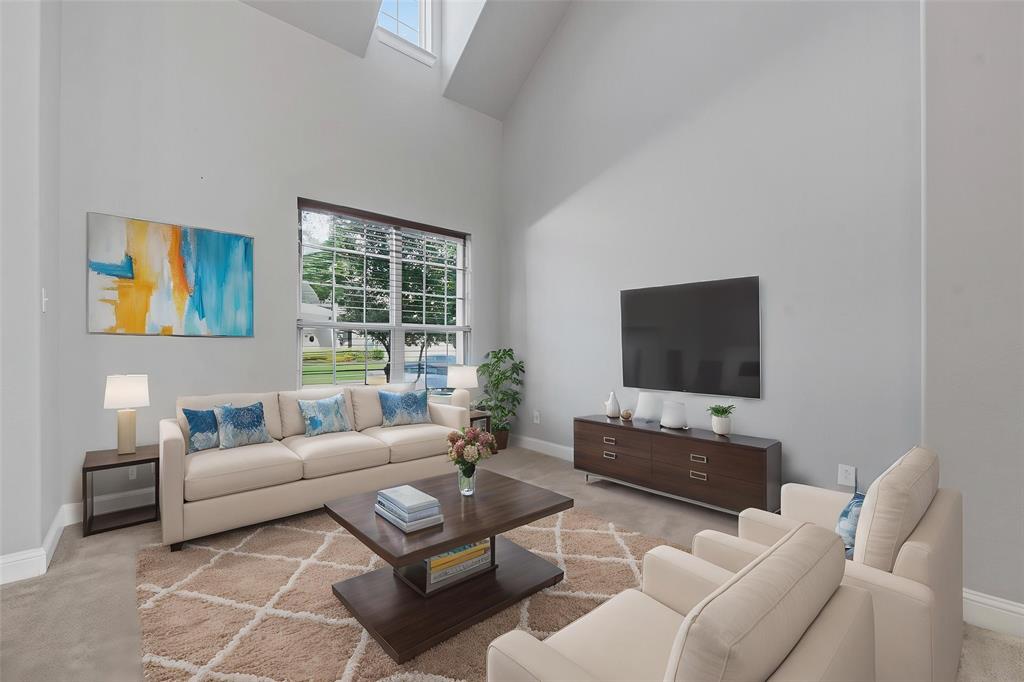 15516 Mayflower Trail