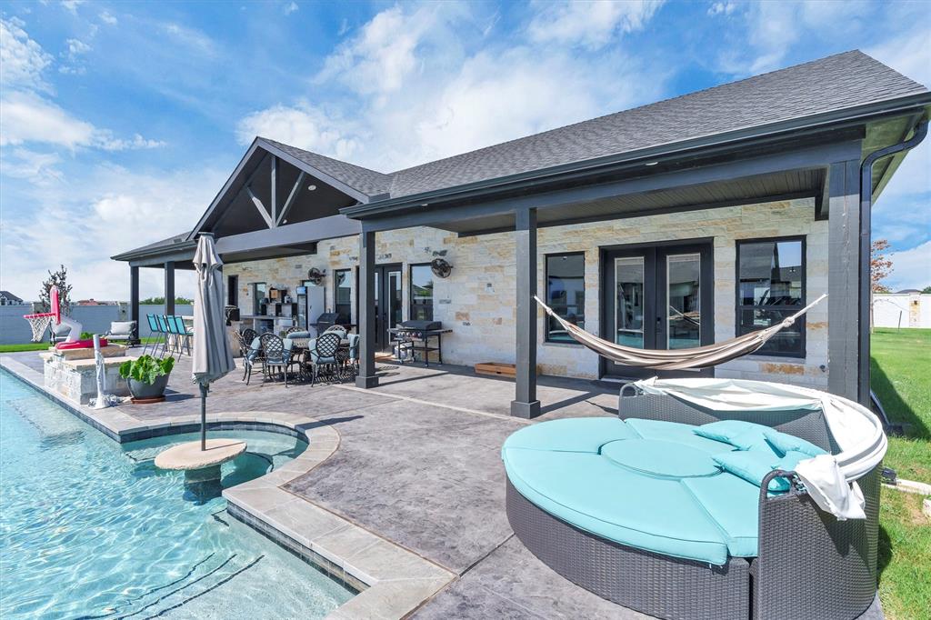 Bella Crossing - Residential