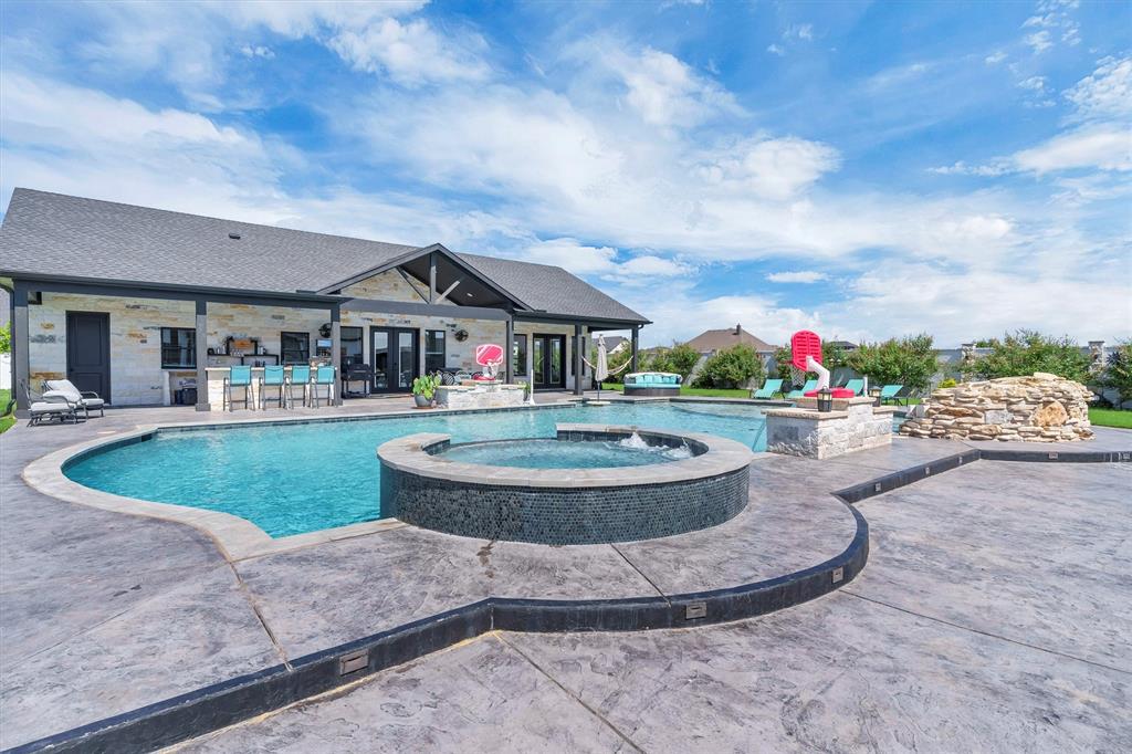 Bella Crossing - Residential