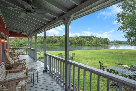 A home in Murchison