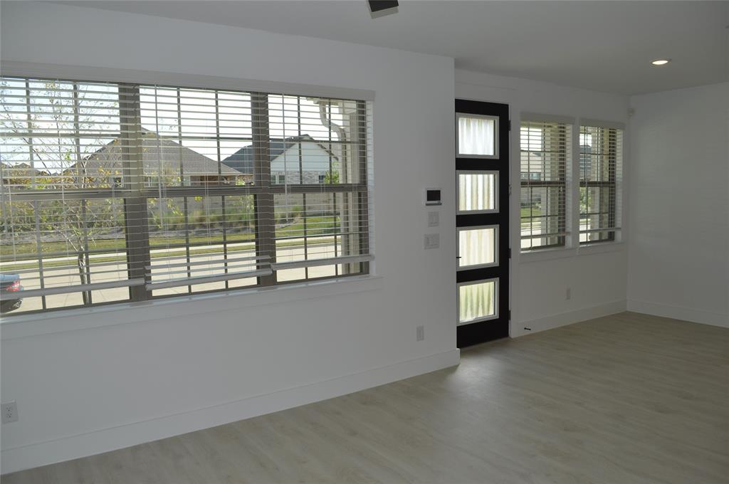 Trinity Falls Planning Unit 8 Ph 2 - Residential Lease