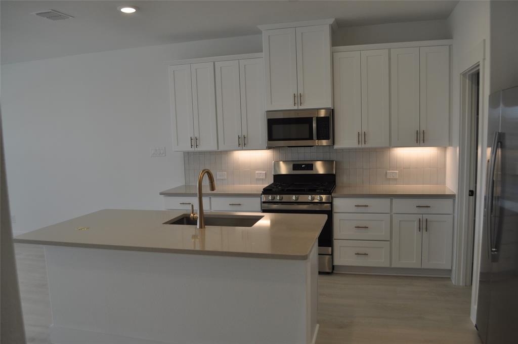 Trinity Falls Planning Unit 8 Ph 2 - Residential Lease