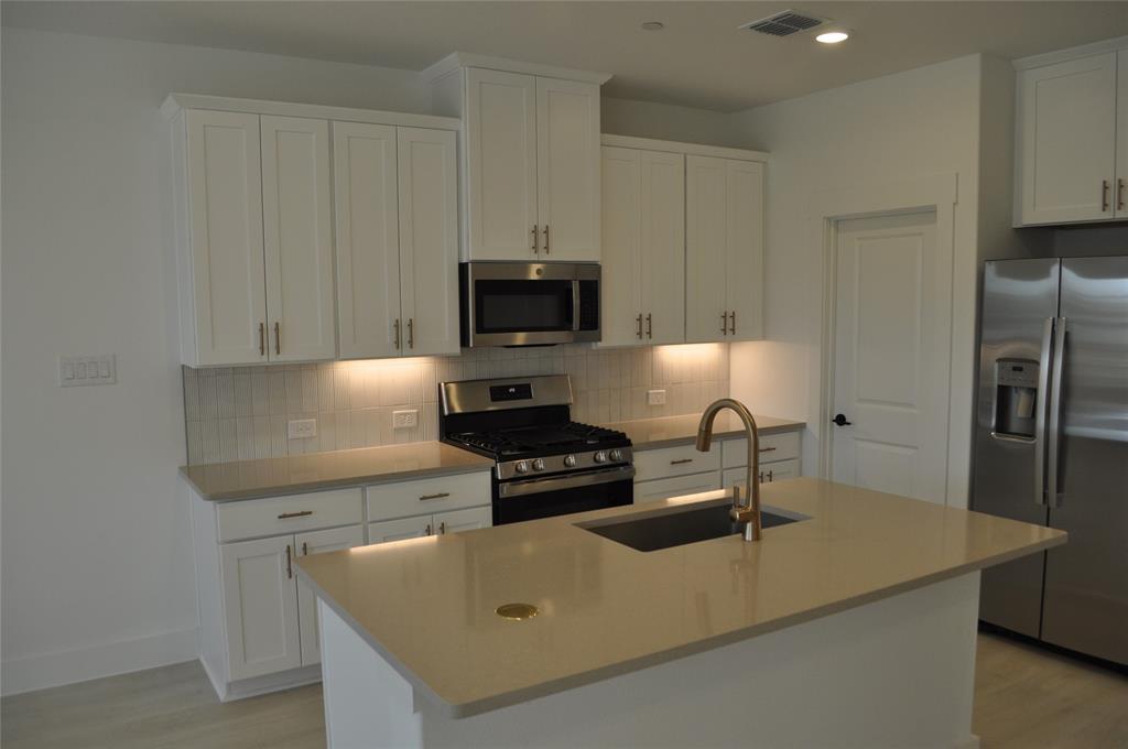 Trinity Falls Planning Unit 8 Ph 2 - Residential Lease