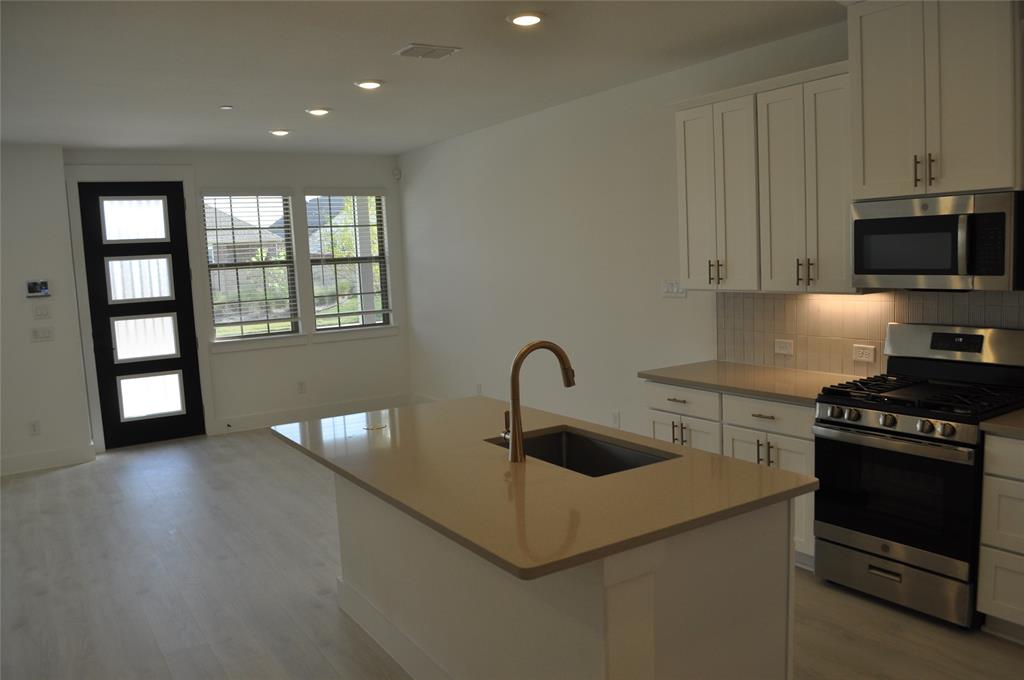 Trinity Falls Planning Unit 8 Ph 2 - Residential Lease