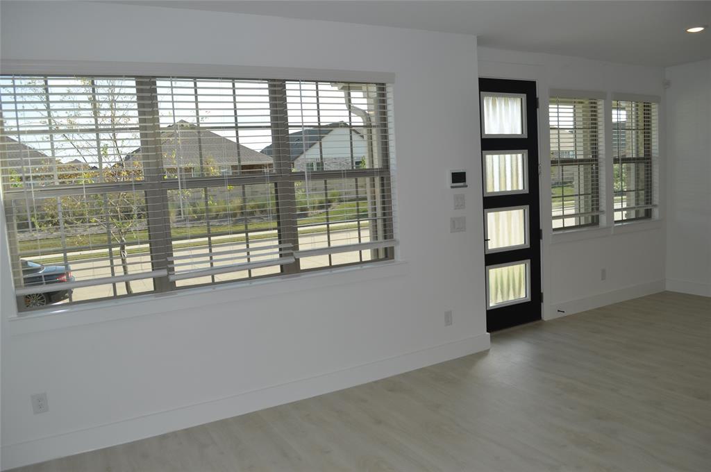 Trinity Falls Planning Unit 8 Ph 2 - Residential Lease