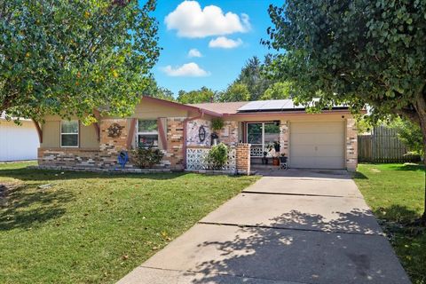 2604 Burning Tree Lane Irving TX 75062