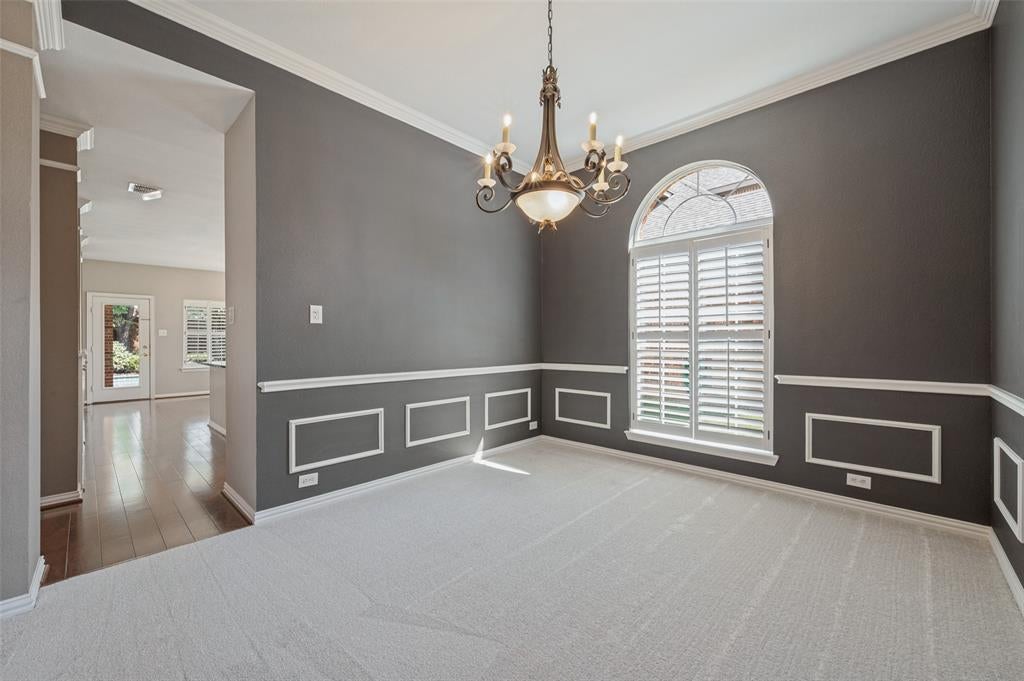 850 KINGS VIEW Drive