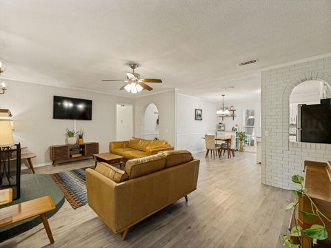 Tiny photo for 410 E White Street, Pilot Point, TX 76258 (MLS # 21341439)