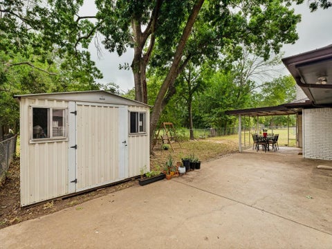 Tiny photo for 410 E White Street, Pilot Point, TX 76258 (MLS # 21341439)