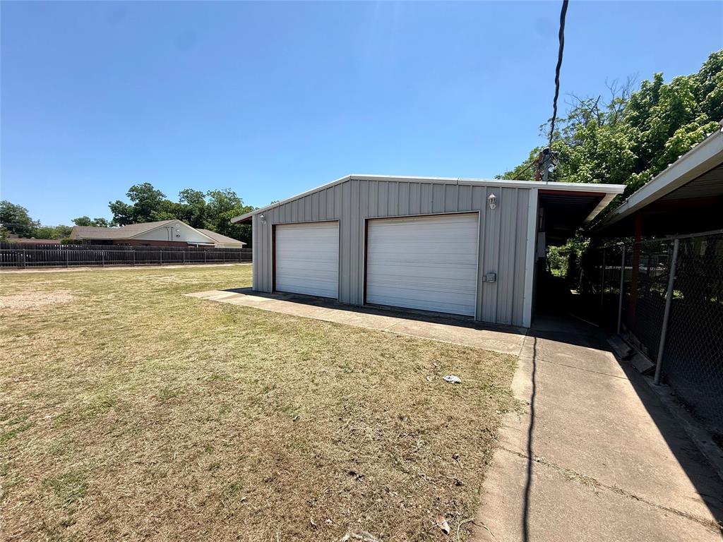 408 Live Oak St Street
