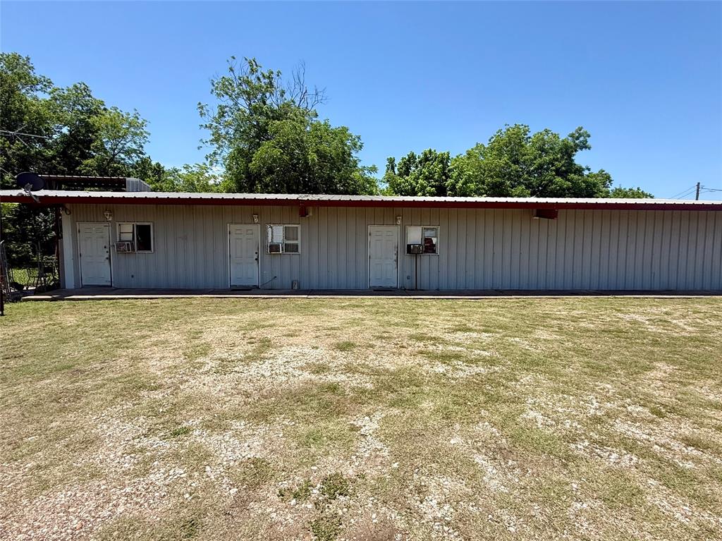 408 Live Oak St Street