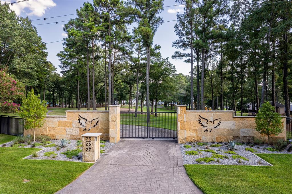 23 Eagle Point Drive W