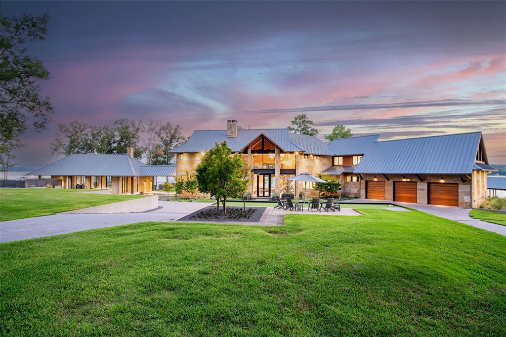 23 Eagle Point Drive W
