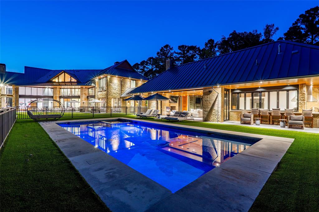 23 Eagle Point Drive W