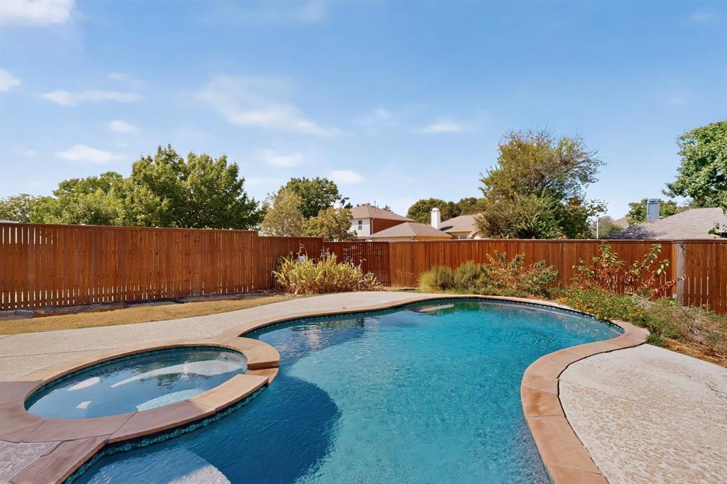 1533 Rustic Trail