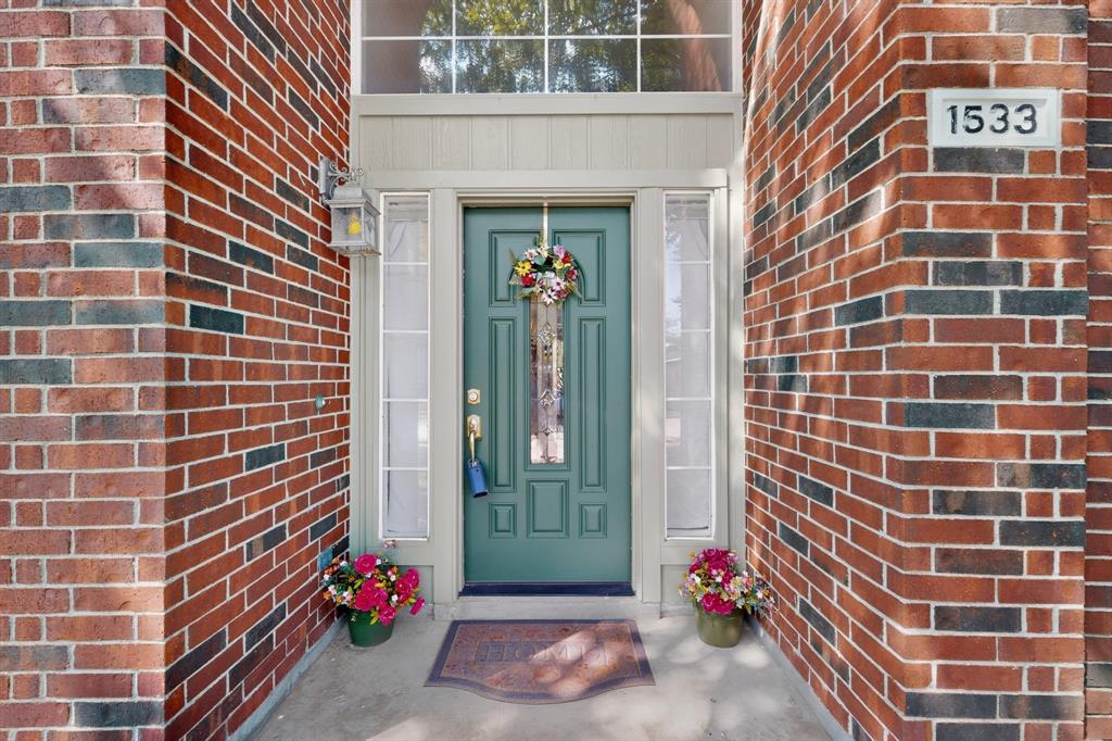 1533 Rustic Trail