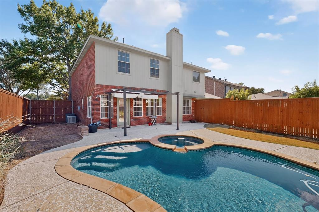 1533 Rustic Trail