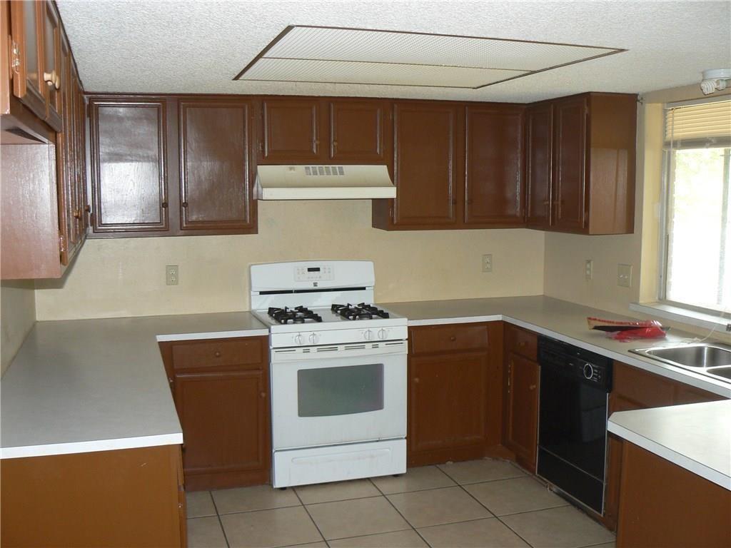 Hampton Place Estates - Residential Lease