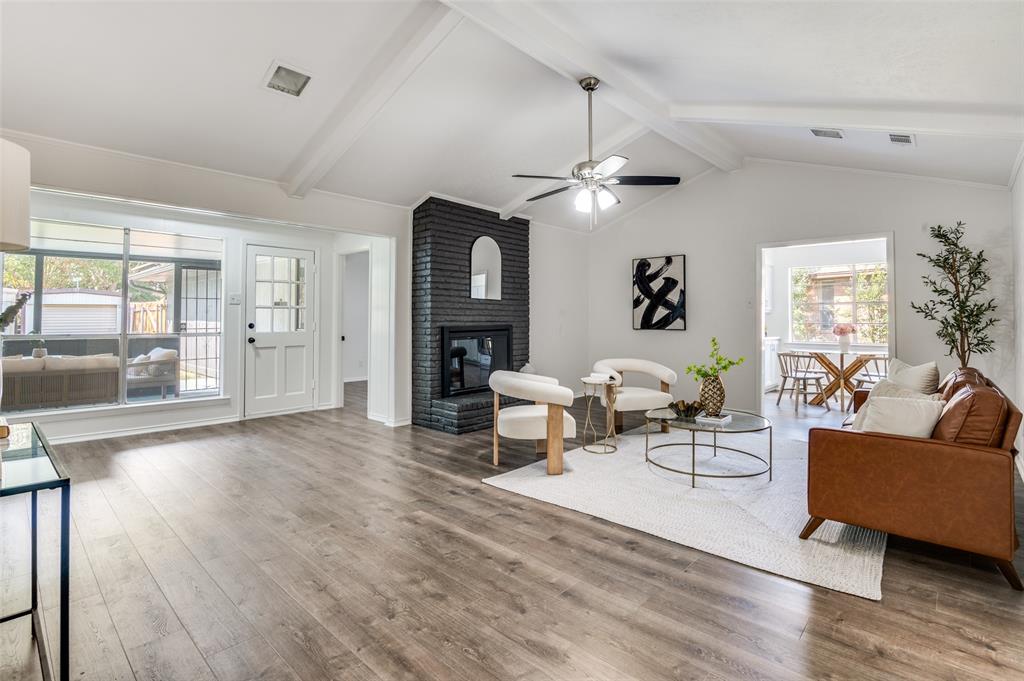 1013 Briarwood Lane