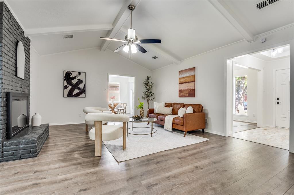 1013 Briarwood Lane