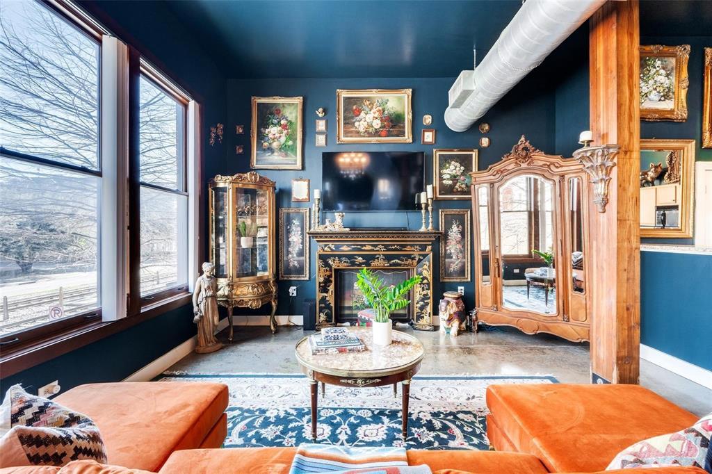 2502 Live Oak Street 116