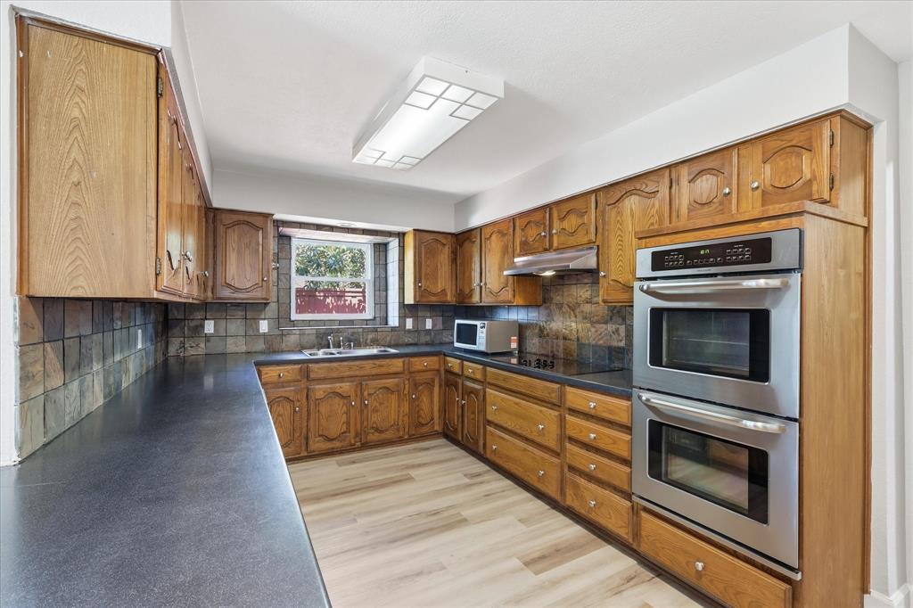 2625 Ramblewood Drive