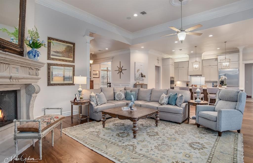200 Evangeline Walk