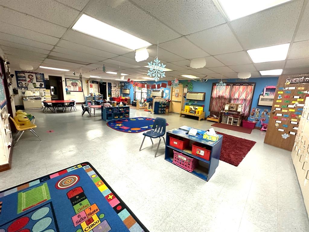 2210 Kelly Boulevard