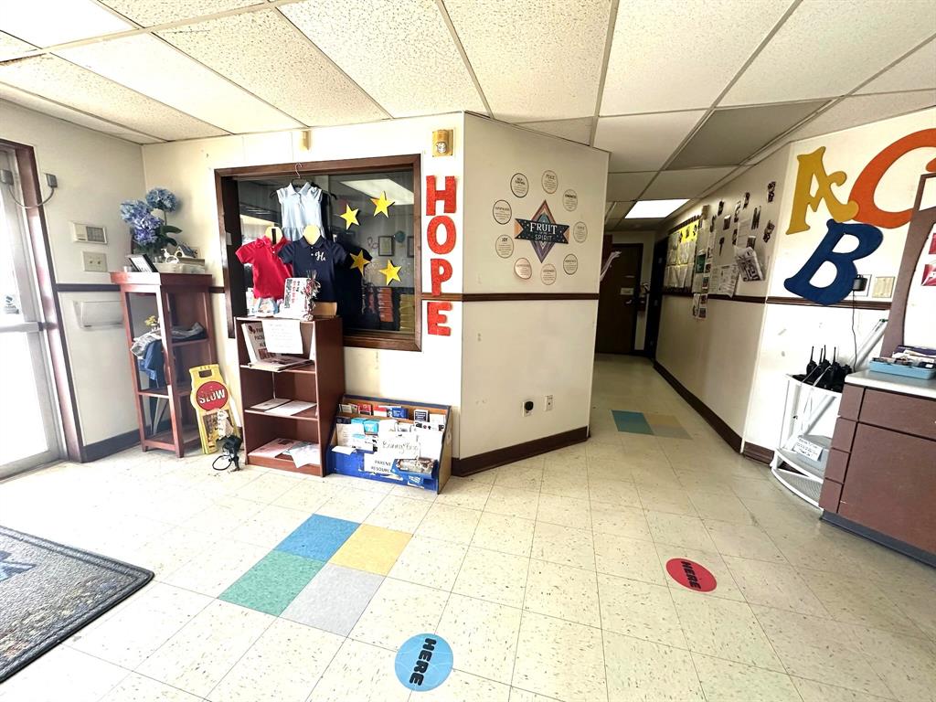 2210 Kelly Boulevard