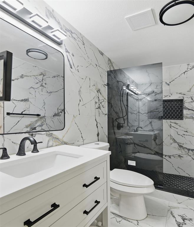 Oaks On The Lane Condo Ph III - Residential