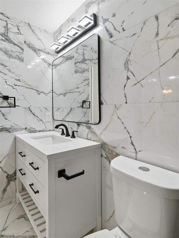 Oaks On The Lane Condo Ph III - Residential