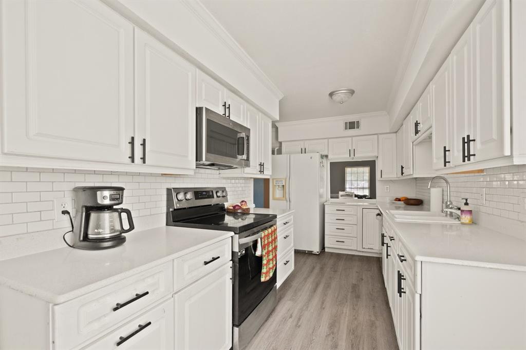 13752 Flagstone Lane
