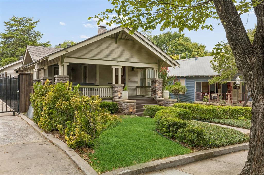 1011 Woodlawn Avenue