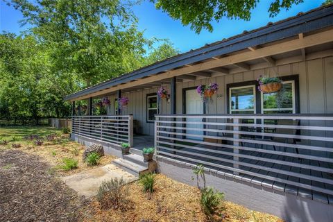 Photo of 1101 Redoak Drive, West Tawakoni, TX 75474 (MLS # 21195140)