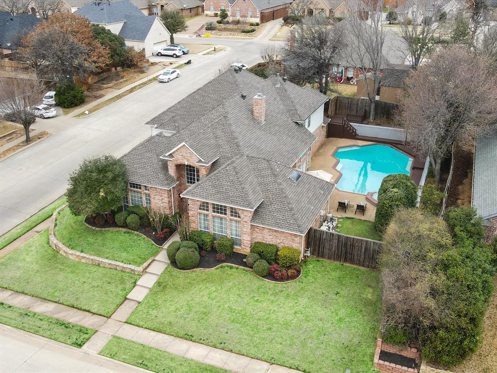 Photo 1 of 40 of 1001 Carousel Drive house