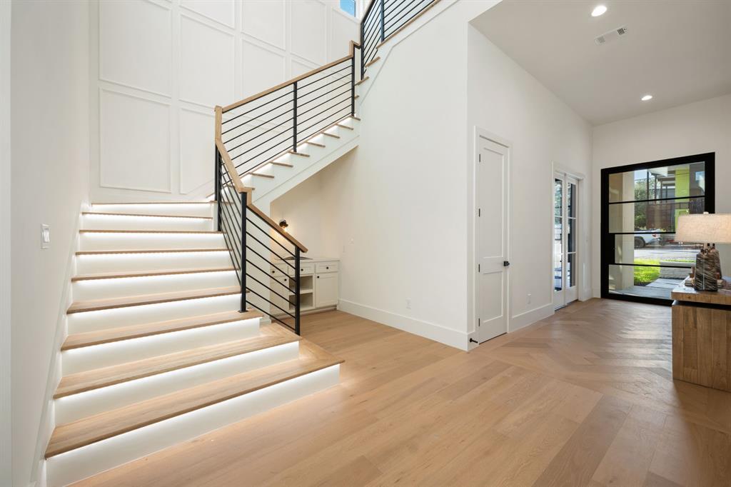 8902 San Leandro Drive