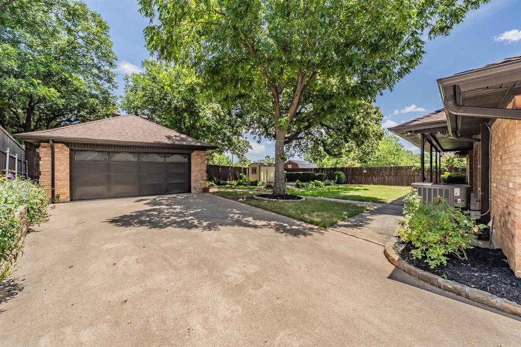 1501 Woodvale Drive