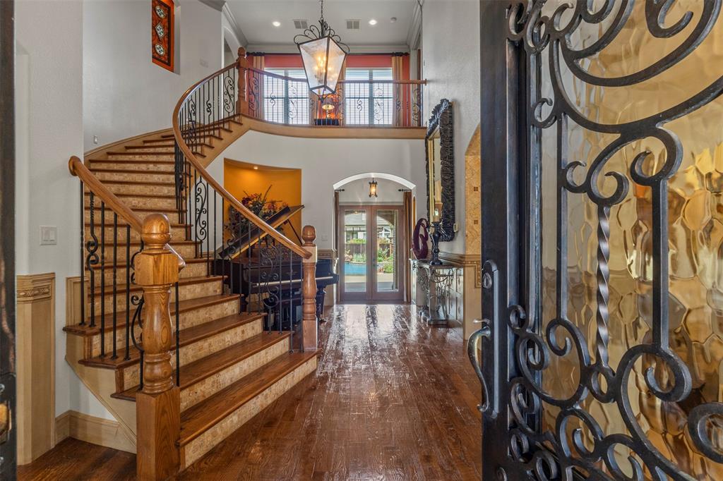 6804 Peters Path