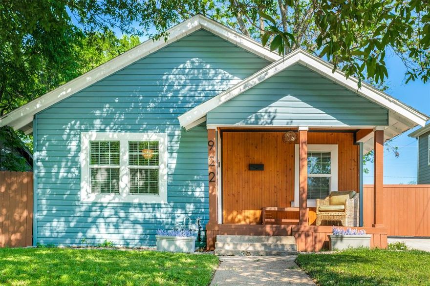 Welcome to this darling jewel box home, ideally situated close to downtown Dallas and the vibrant Bishop Arts District. This 2 bedroom 1 and a half bath Minaudière features thoughtful updates, including a sewer line replacement in 2023, with siding and exterior paint both refreshed in 2025. Inside, discover an inviting layout with a bonus room perfect for an office or additional bedroom. The appliances, flooring, and interior were all remodeled in 2022, offering a modern and comfortable living space. Enjoy quick access to local attractions, including the Kessler Theater and nearby pickleball courts. This delightful property is ready for its new owners to make it their own. Don’t miss the chance to see this exceptional home!