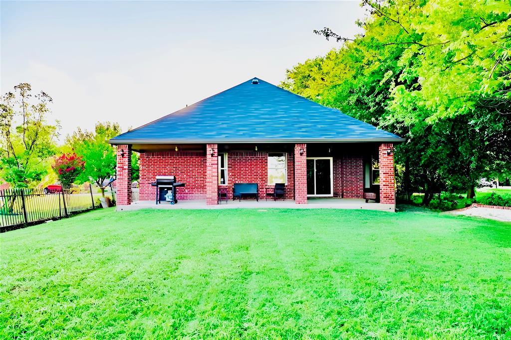 511 Lakeside Drive