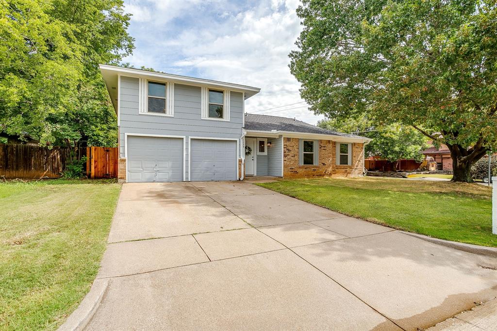 1233 Nicole Way