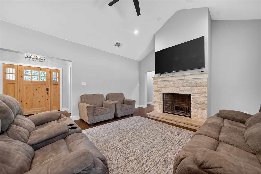 9697 County Road 1405