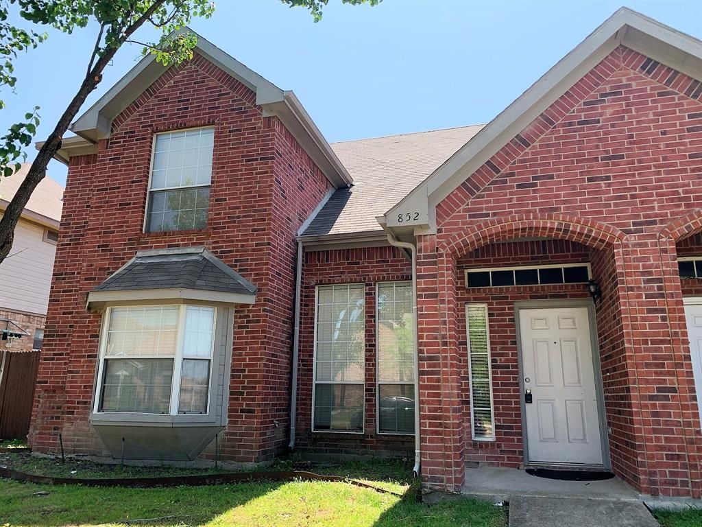 Photo of 852 Brockden Drive, Mesquite, TX 75149 (MLS # 21079914)